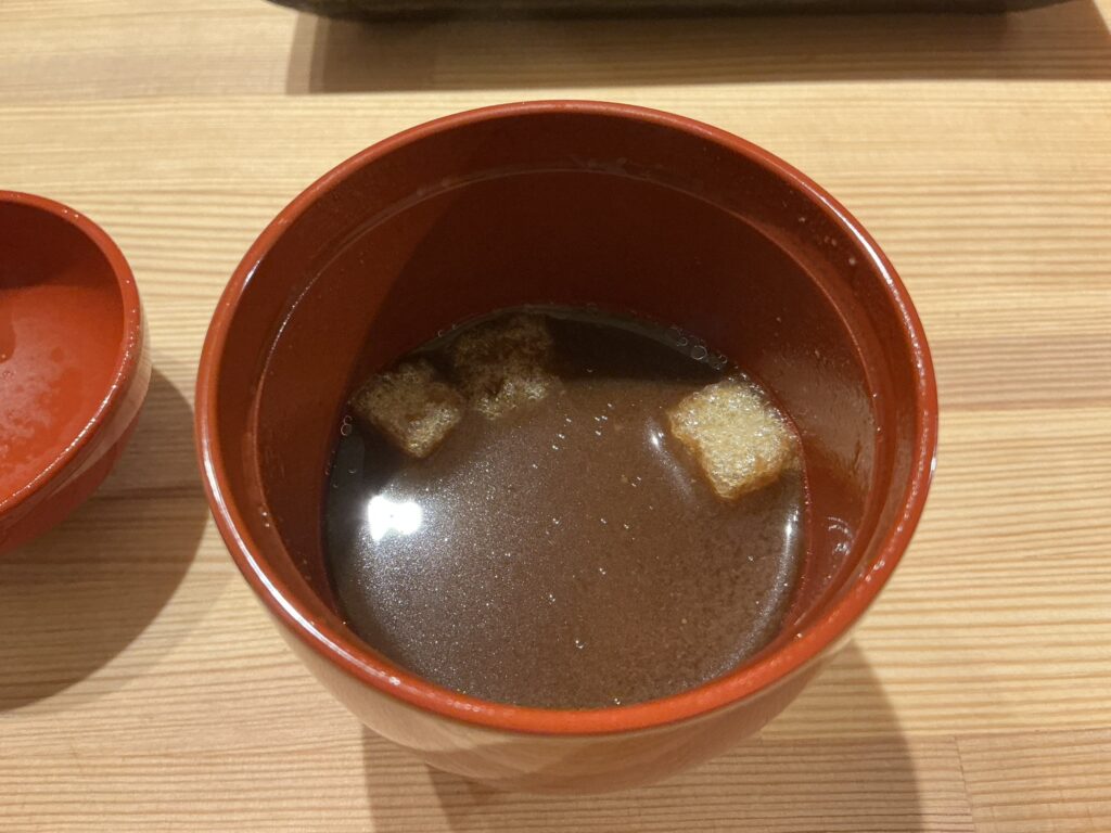 寿司こまちの赤出汁