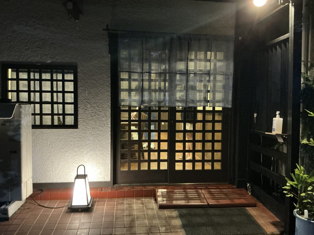 酒亭田中の玄関