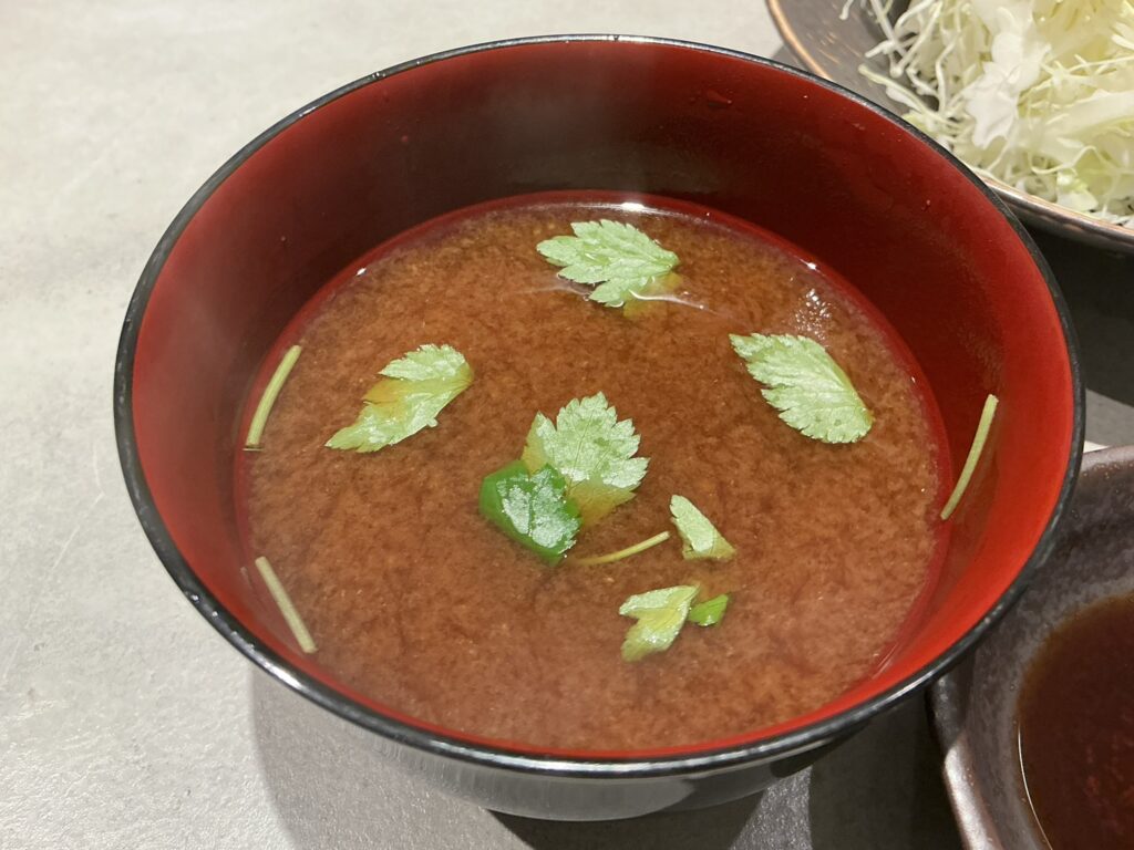 東京とんかつがぶうの赤出汁