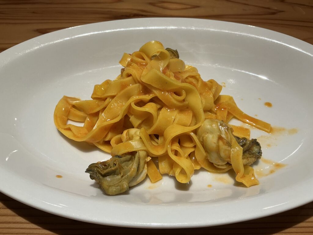 matildaの厚岸カキ サフラン 魚介トマトソース