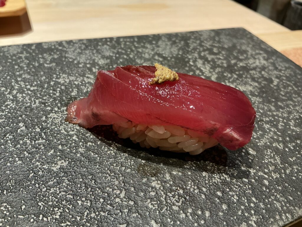 鮨結う紬のカツオ