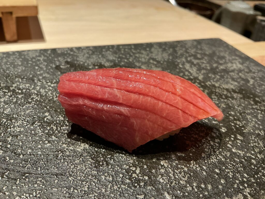 鮨結う紬の中トロ