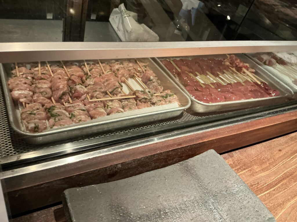 焼とりの八兵衛の店内