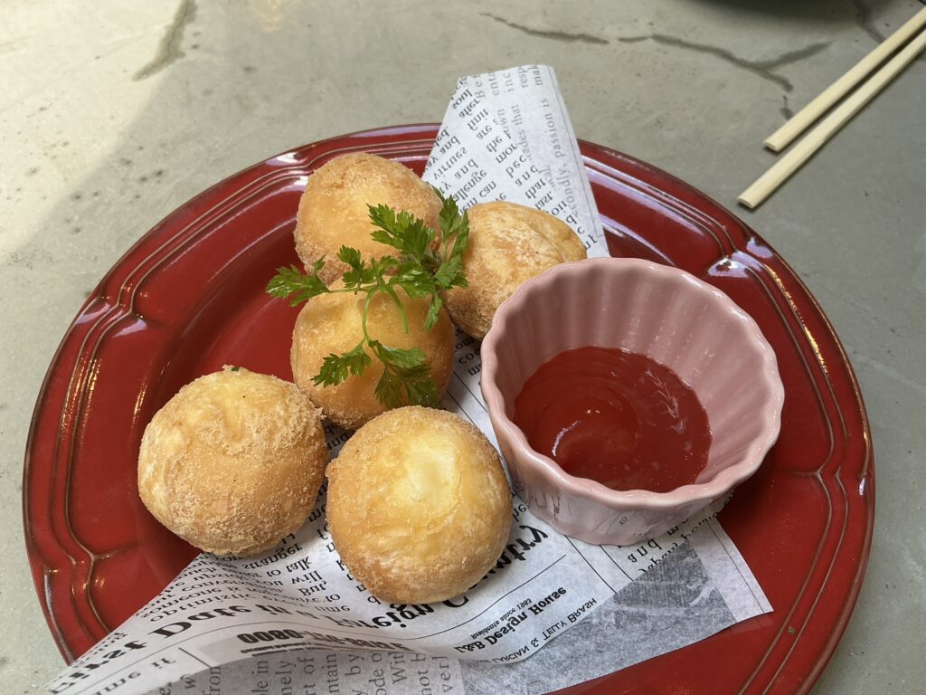 井の頭テラスHONOOのカマンベールチーズフライ