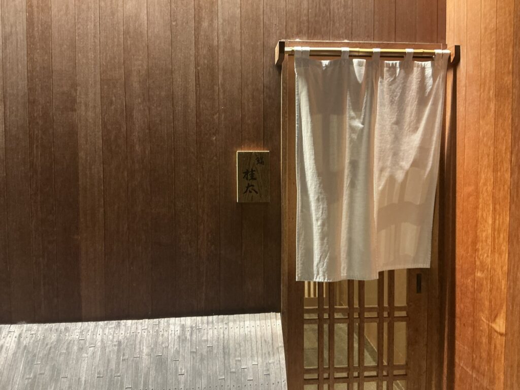 鮨桂太の玄関
