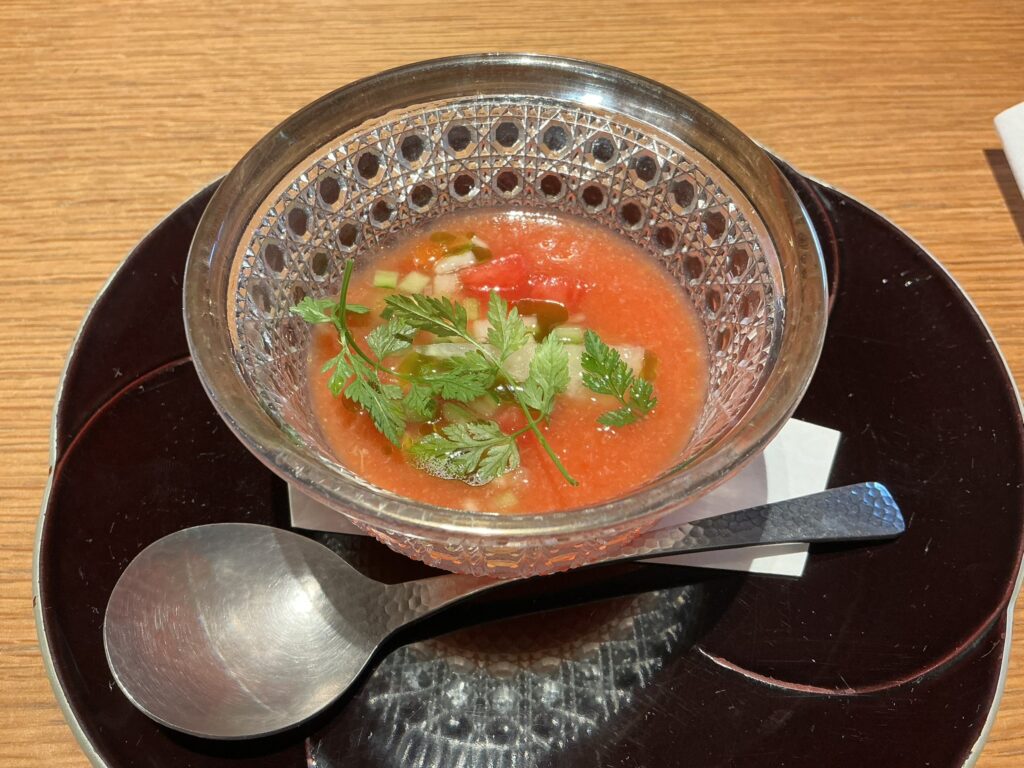 銀座ろくさん亭の西瓜のガスパチョ車海老と共に