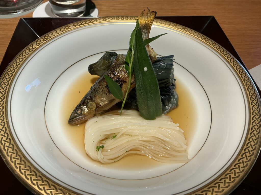 銀座ろくさん亭の夏名物鮎素麺　茄子オランダ　オクラ　蓼の素