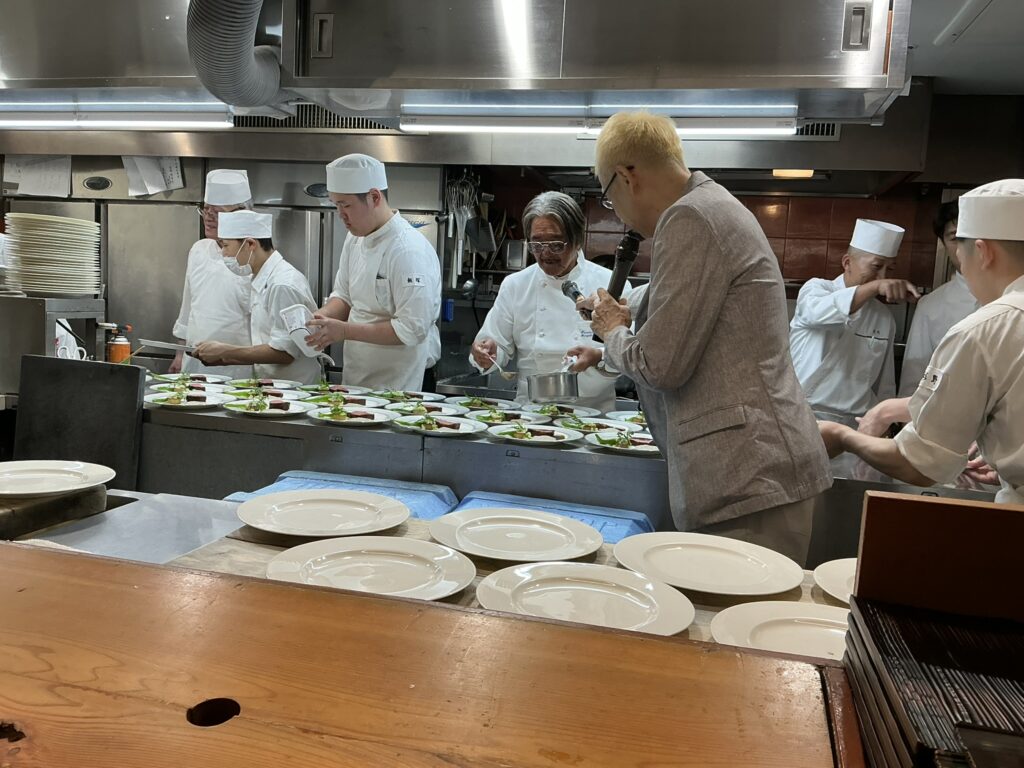 銀座ろくさん亭の坂井宏行