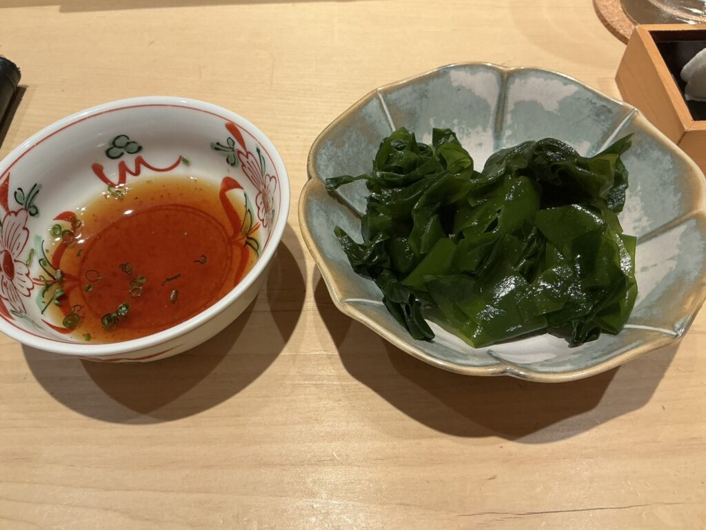 鮨結う紬のワカメ