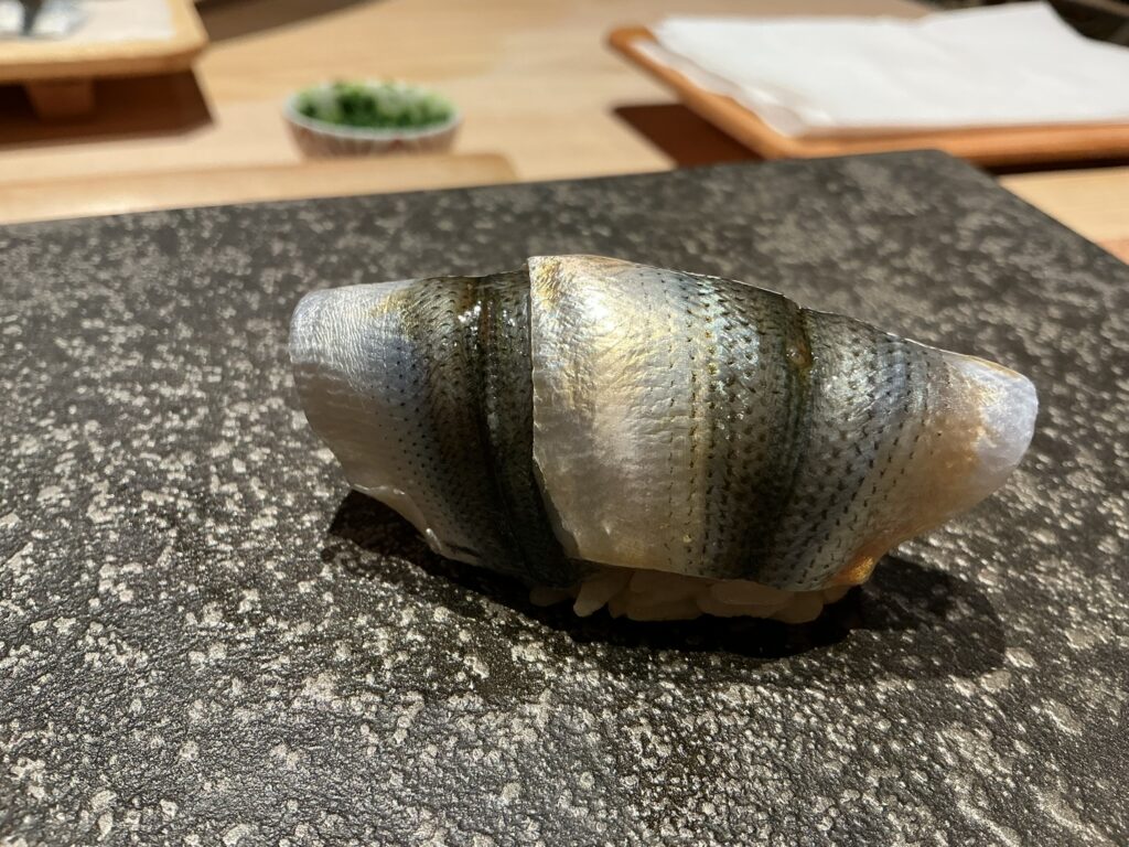 鮨結う紬のシンコ