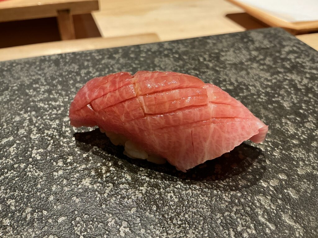 鮨結う紬の大トロ