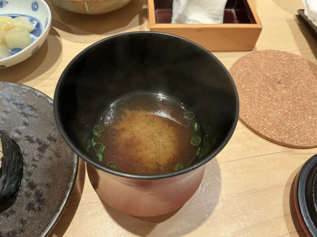 鮨結う紬のお椀