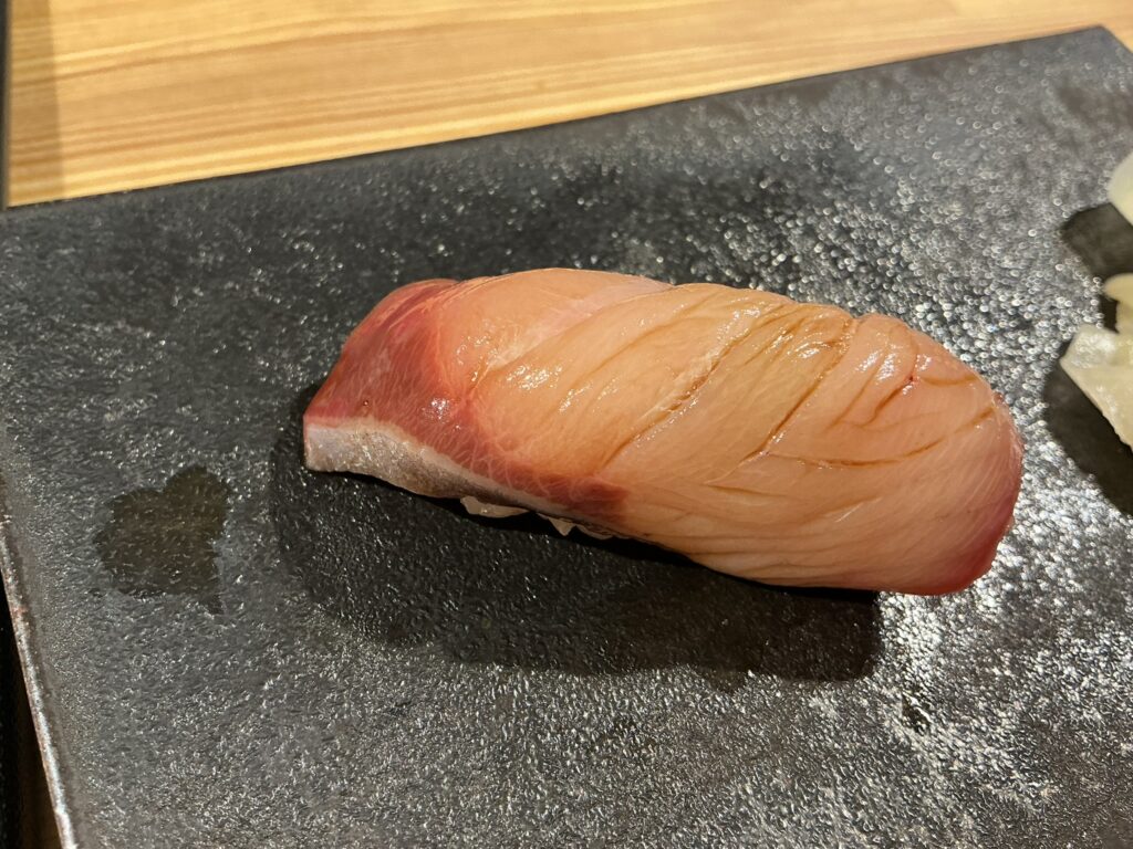 寿司こまちのブリ