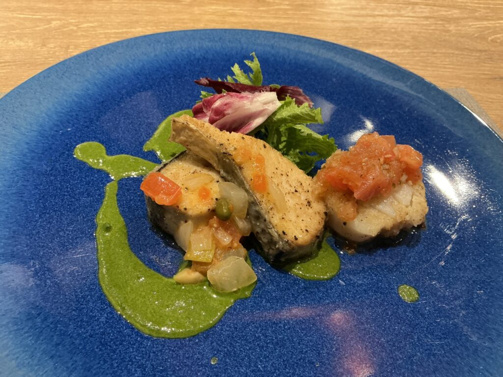 鉄板焼美安のホタテとサワラの鉄板焼