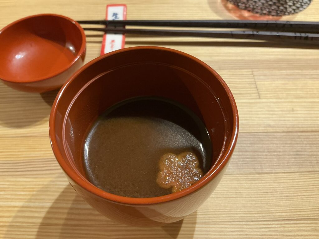 寿司こまちの赤出汁