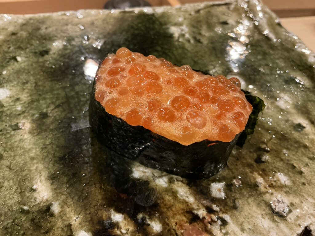 鮨桂太のイクラ