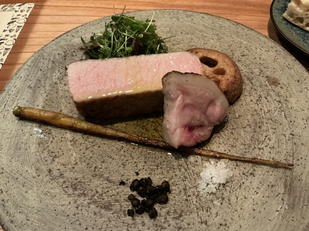 メラキの氷室豚ロース炭火焼 季節野菜のロースト