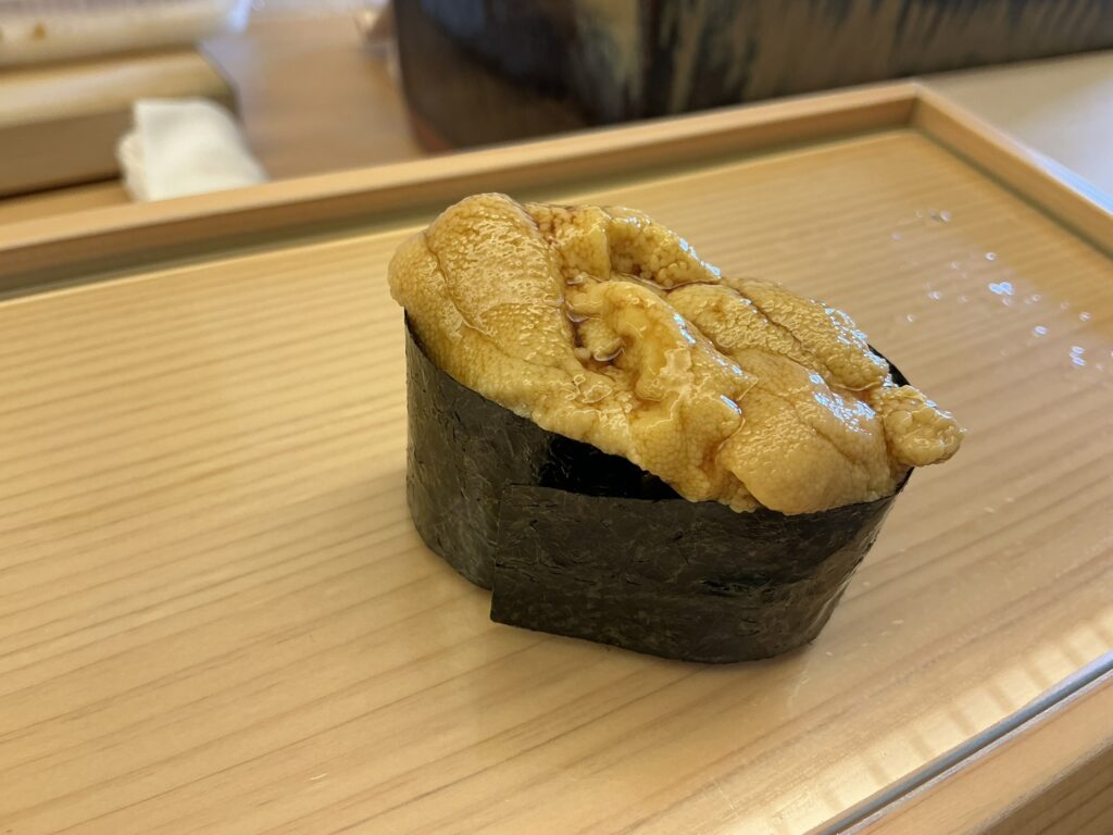 鮨おばなの赤ウニ