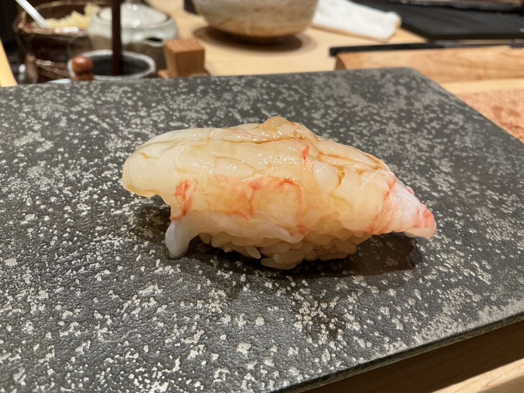 鮨結う紬のボタンエビ