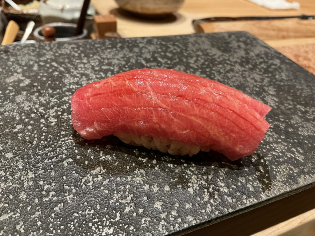 鮨結う紬の中トロ