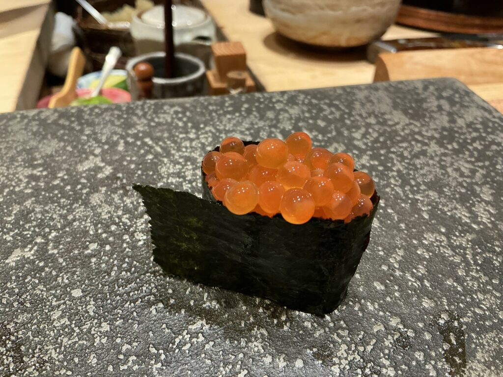 鮨結う紬のイクラ