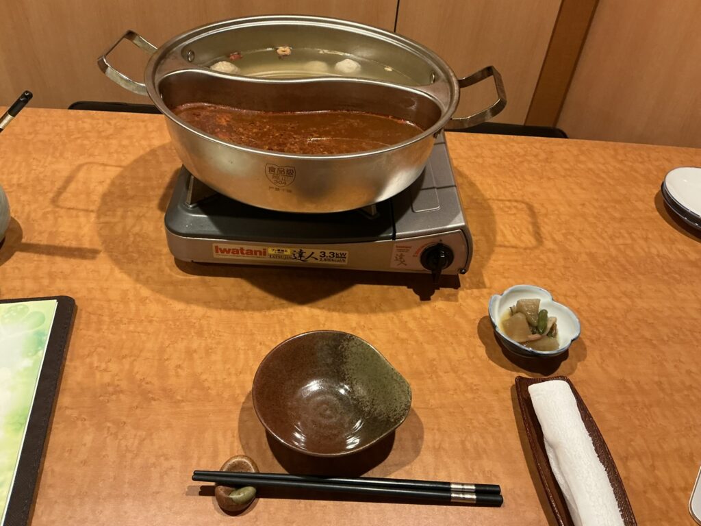 完全個室肉寿司彩・八馬のテーブルセット