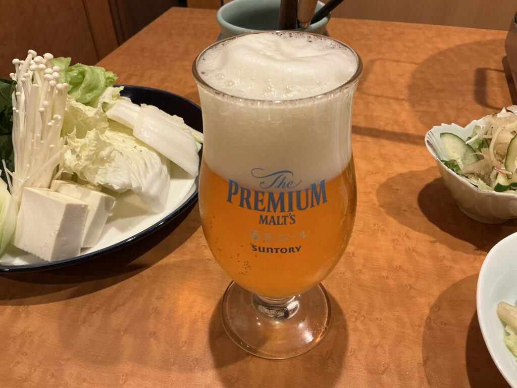 完全個室肉寿司彩・八馬のビール