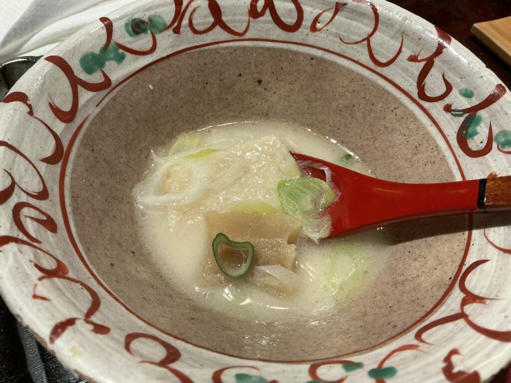 食滋楽の鯨滋養鍋