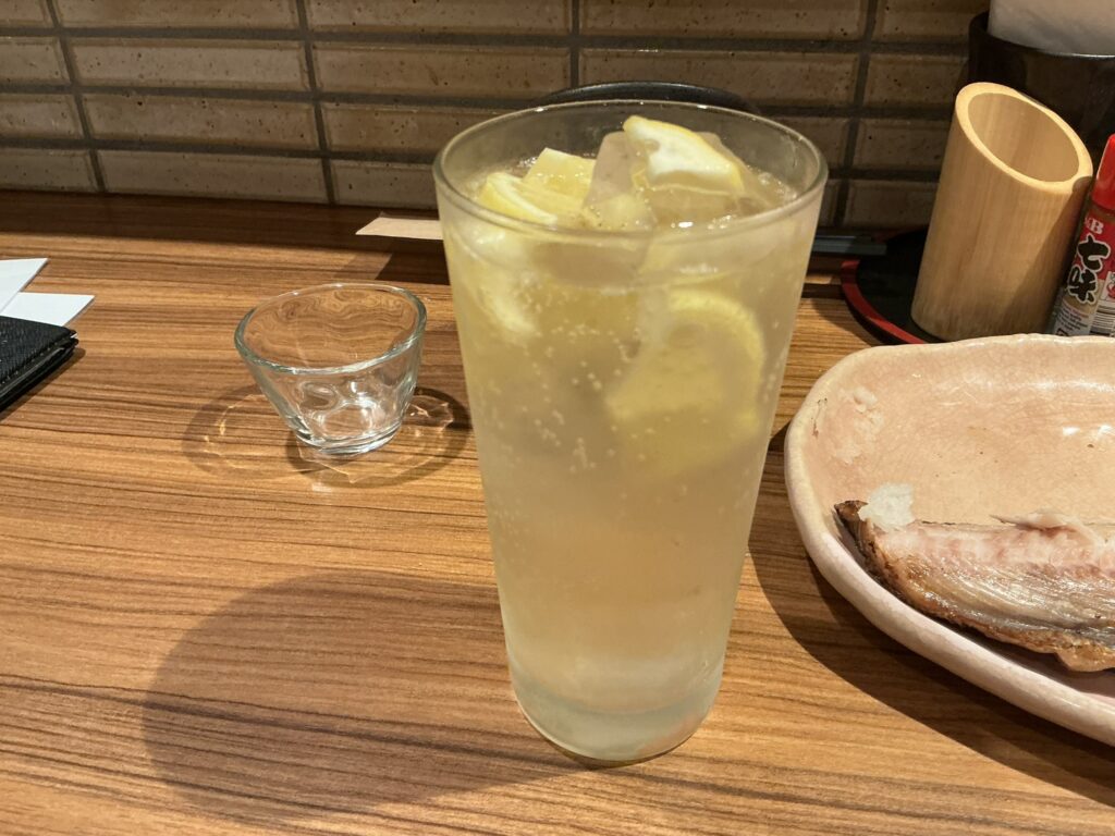 炭火晩酌屋煙のレモンサワー