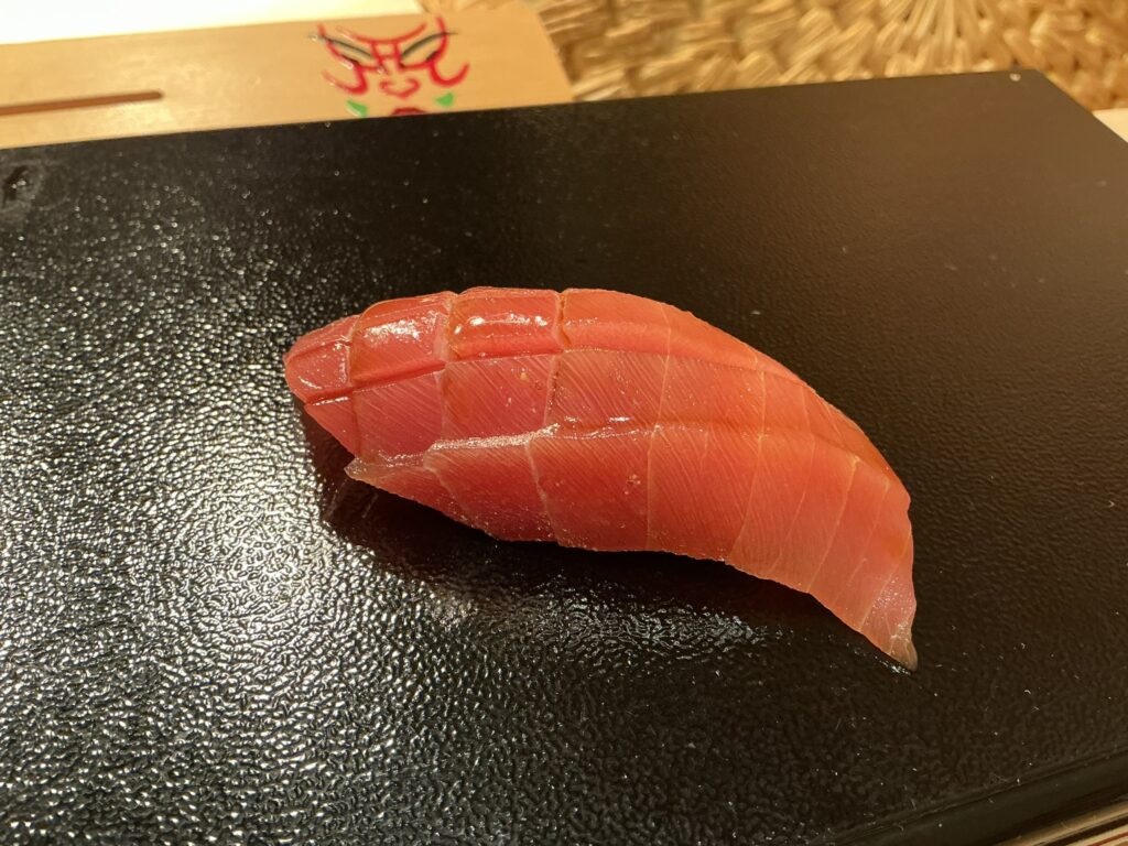 すし良月のキハダマグロ