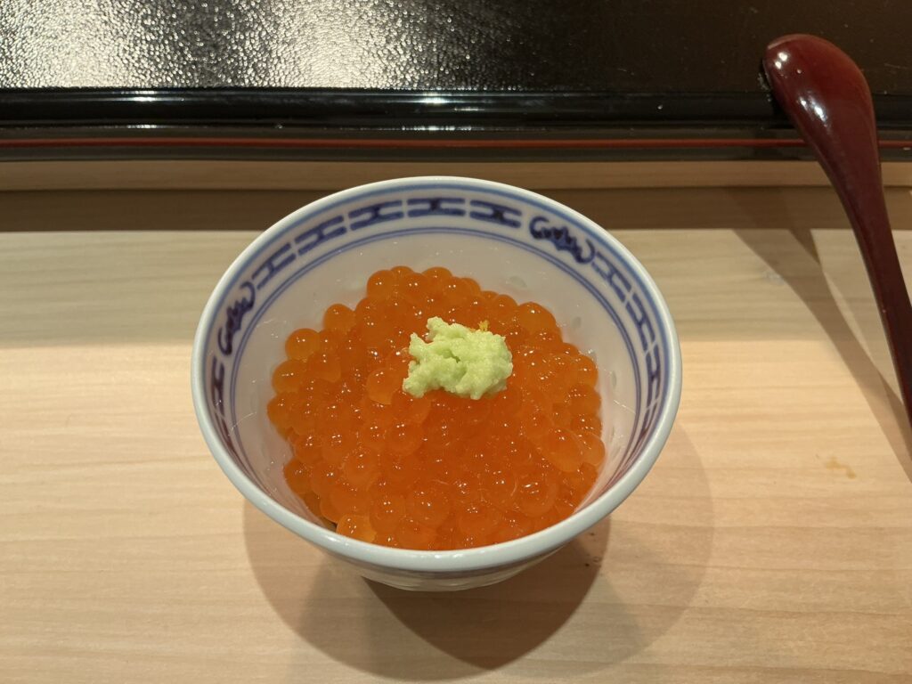 すし良月のイクラ