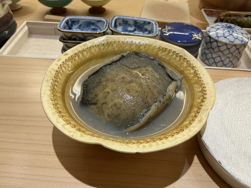 鮨侑じのアワビ