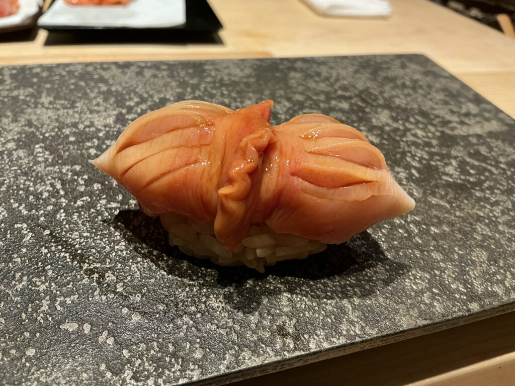 鮨結う紬のアカガイ