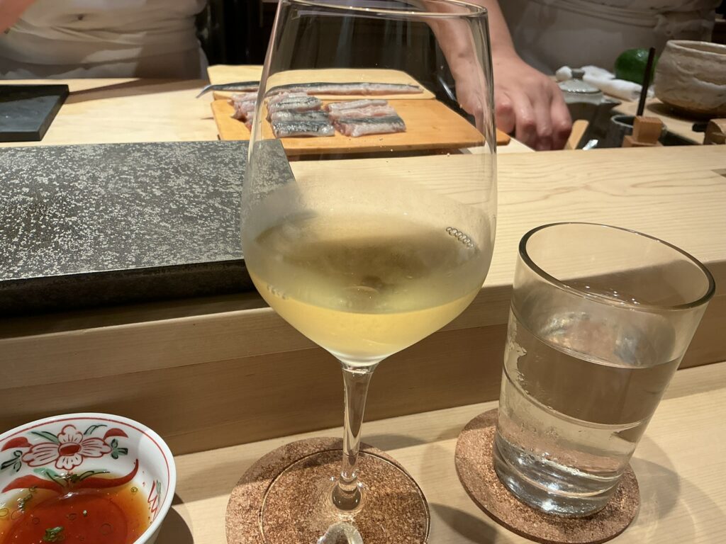 鮨結う紬のワイン