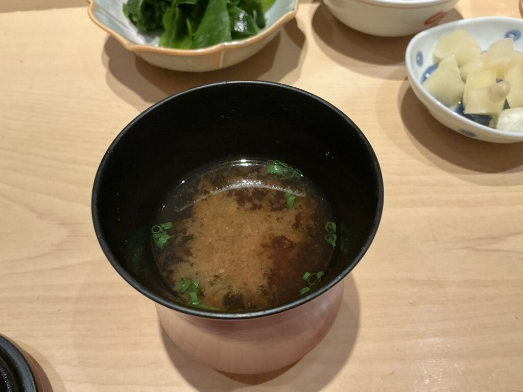 鮨結う紬のお椀