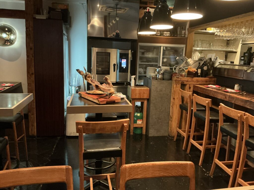 バルデエスパーニャペロの店内