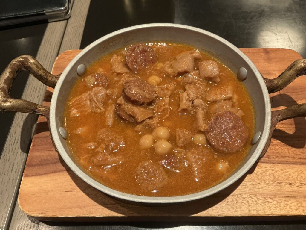 バルデエスパーニャペロのカジョス 牛ハチノスの煮込み