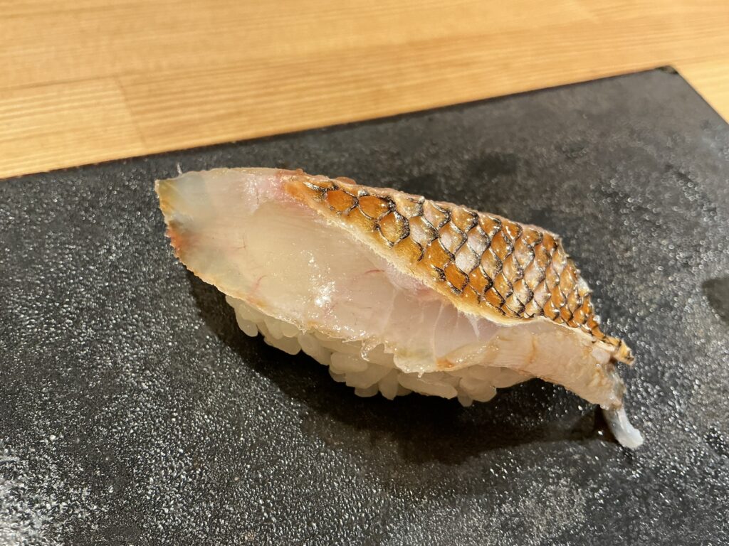 寿司こまちのマダイ