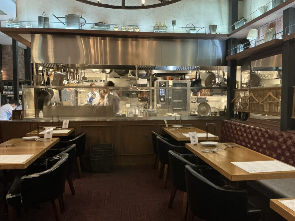 ニュー貝殻荘の店内