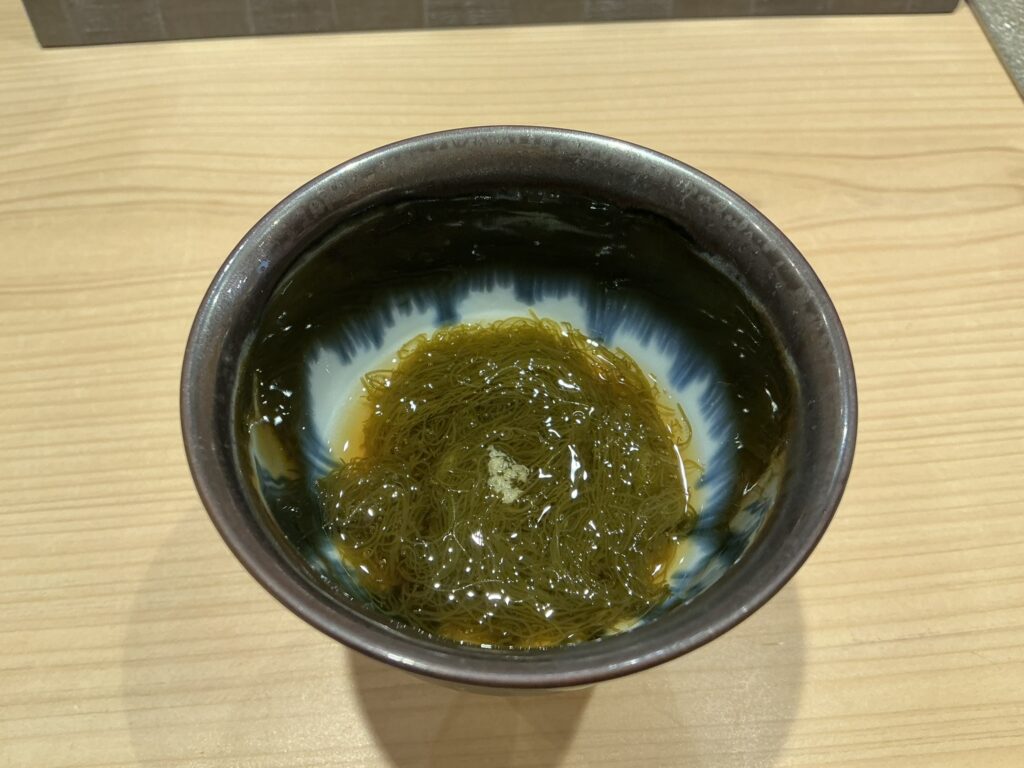 鮨結う翼のモズク