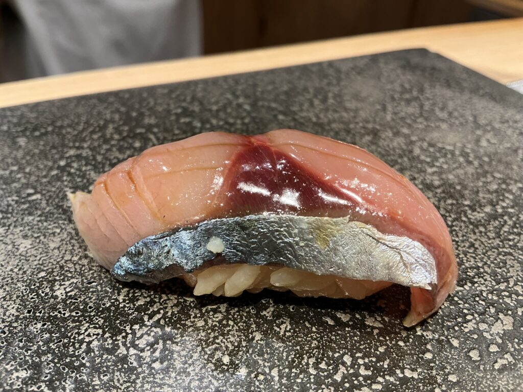 鮨結う翼のサバ