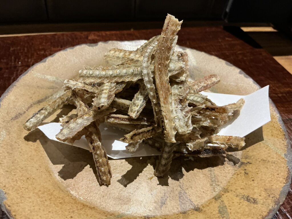 八重洲鰻はし本の骨せんべえ