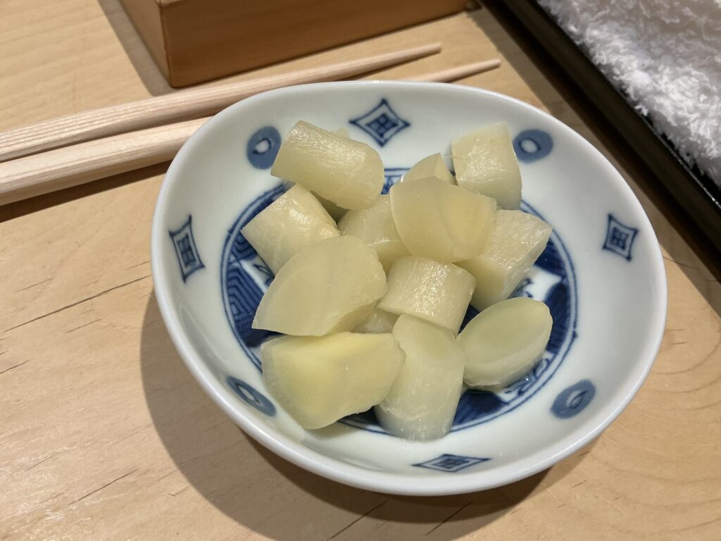 鮨結う紬のガリ