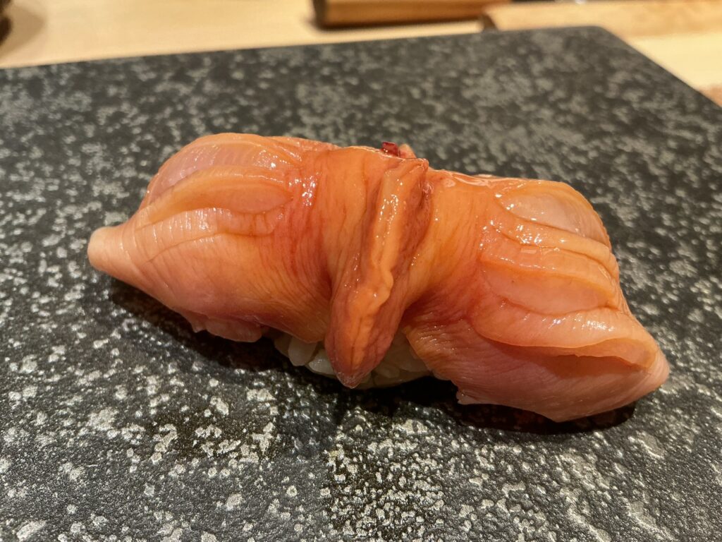 鮨結う紬のアカガイ