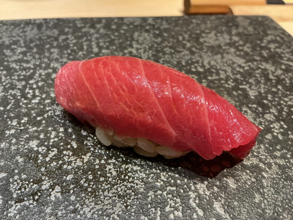 鮨結う紬の中トロ