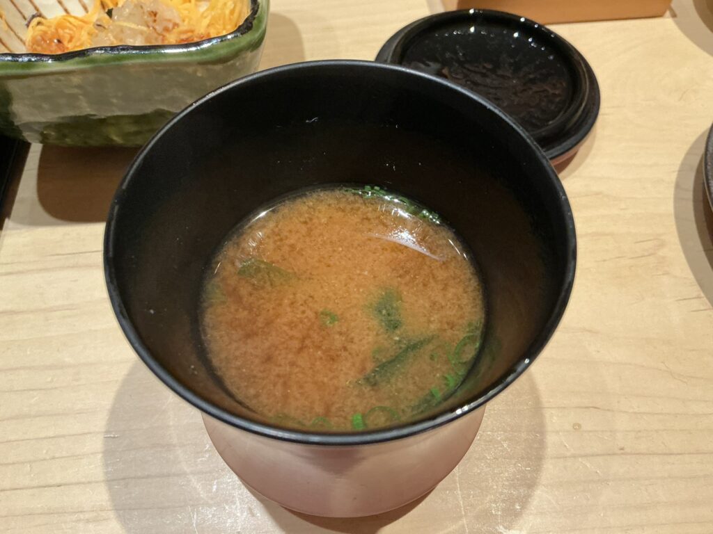 鮨結う紬のお椀