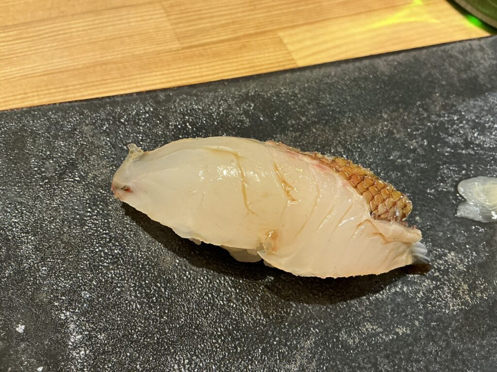 寿司こまちのマダイ