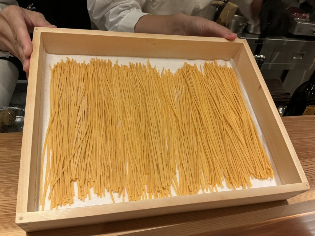 コンメディアのパスタ