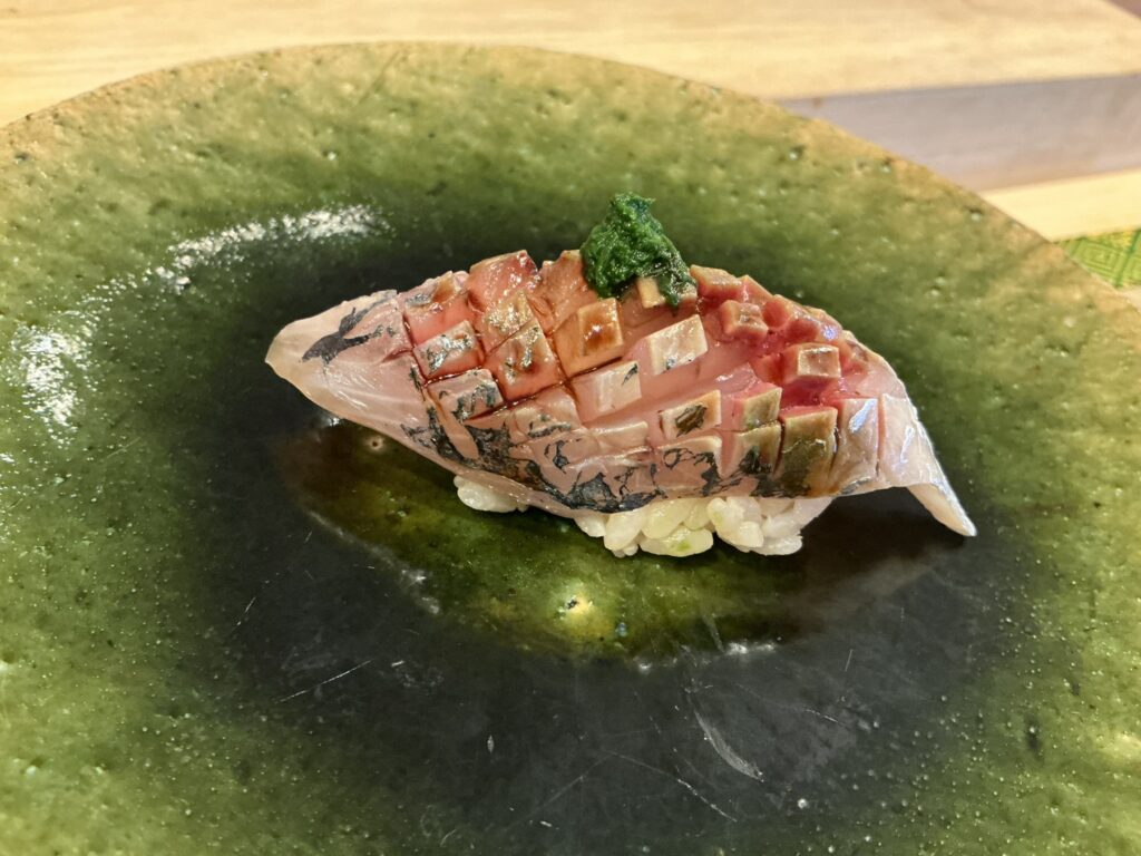 すし処漁美のアジ