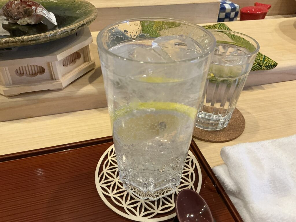 すし処漁美のレモンサワー